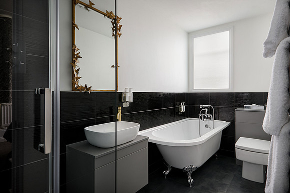 Royal Adelaide premium double bedroom ensuite bathroom, image credit Royal Adelaide