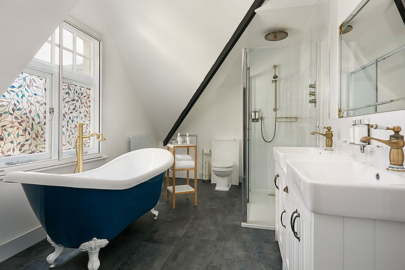 Royal Adelaide suite bathroom, image credit Royal Adelaide