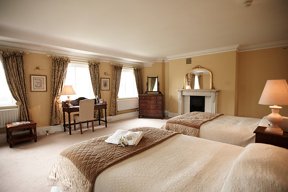 Cumberland Lodge - Large Twin